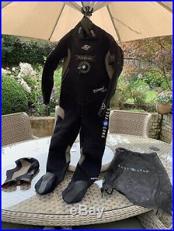 Aqua Lung Blizzard Pro Dry Suit size ML 5'7-5.9 Boot size UK 9