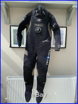 Aqua Lung Blizzard Pro Dry Suit size ML 5'7-5.9 Boot size UK 9
