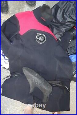 Bare SCUBA Diving dry suit with dry glove system