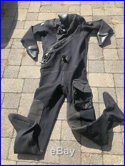 DUI CF200X DRYSUIT Medium M Black and in Great Condition SCUBA Shoes inc