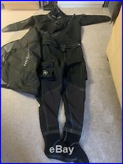 Drysuit xl Aqua Lung. Only been used 8 freshwater dives, excellent condition