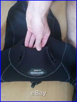 Mens medium mares pro fit scuba dry suit. Size 10 boot. Great condition