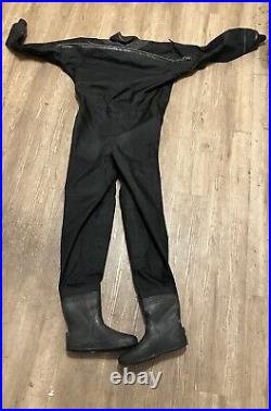 Moby scuba drysuit Trilamenate Med I Boots UK8 (Needs new zip)