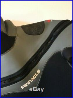 NWT! Pinnacle 7/5mm Semi-Dry full SCUBA Wet Suit Mens Med. Black/Dark Gray Merino