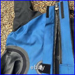 Polar Bears scuba diving dry suit large