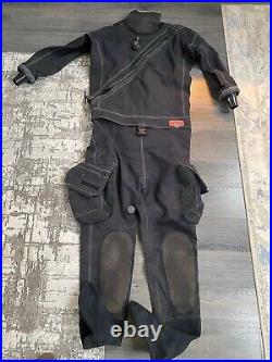 Santi scuba diving dry suit Large and undersuit