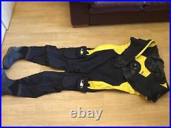Scuba Diving DrySuit Bodyglove Epic 2000 Large / boot size 10 + Undersuit + bag
