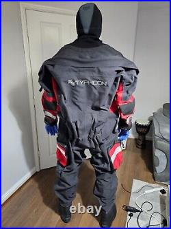 Scuba Diving DrySuit xl used twice comes with hood zip works and dry gloves