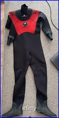 Scuba diving dry suit