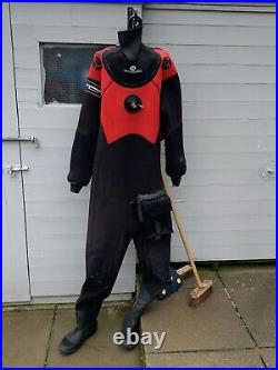 Scuba diving dry suit