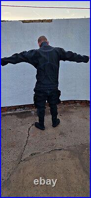 Scuba diving dry suit