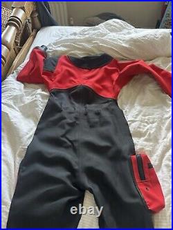 Scuba diving dry suit