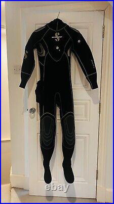 Scuba diving dry suit Scubapro