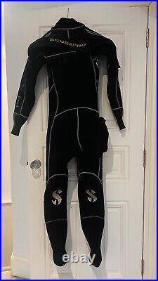 Scuba diving dry suit Scubapro