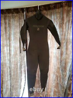 Size medium womens Neilpryde Protection Semi Dry suit, WetSuit, scuba gear
