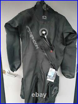 Typhoon Men's Dive Suit Medium Snorkeling Scuba Drysuit BNWT with oil and bag