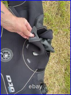 Waterproof D10 Pro Scuba Diving Dry Suit Size Medium (boot 8)
